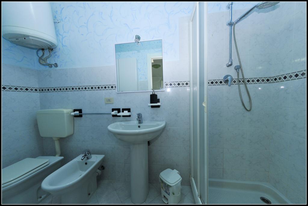 B&B Au Caruggiu Ceriale Room photo